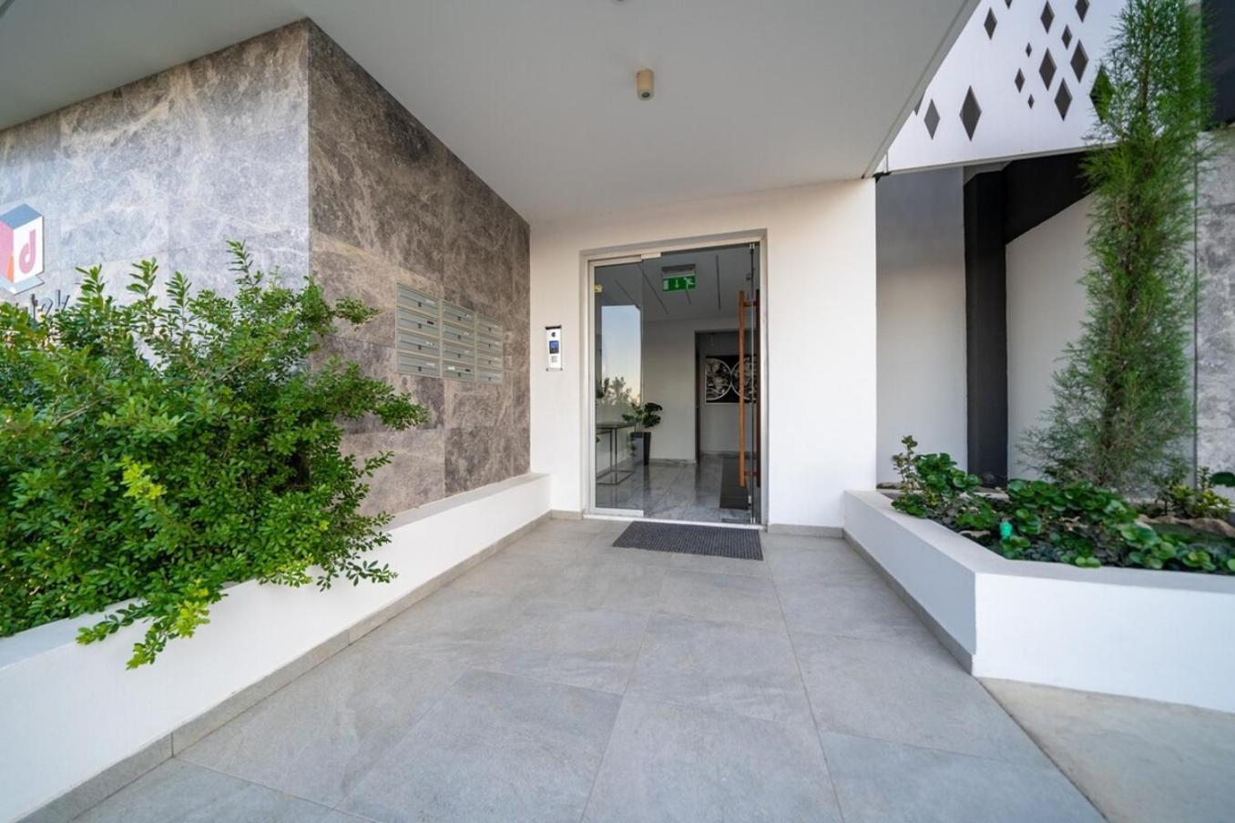 Majestic Sunset Salt Lake Views 300M From Beach Lárnaca Exterior foto