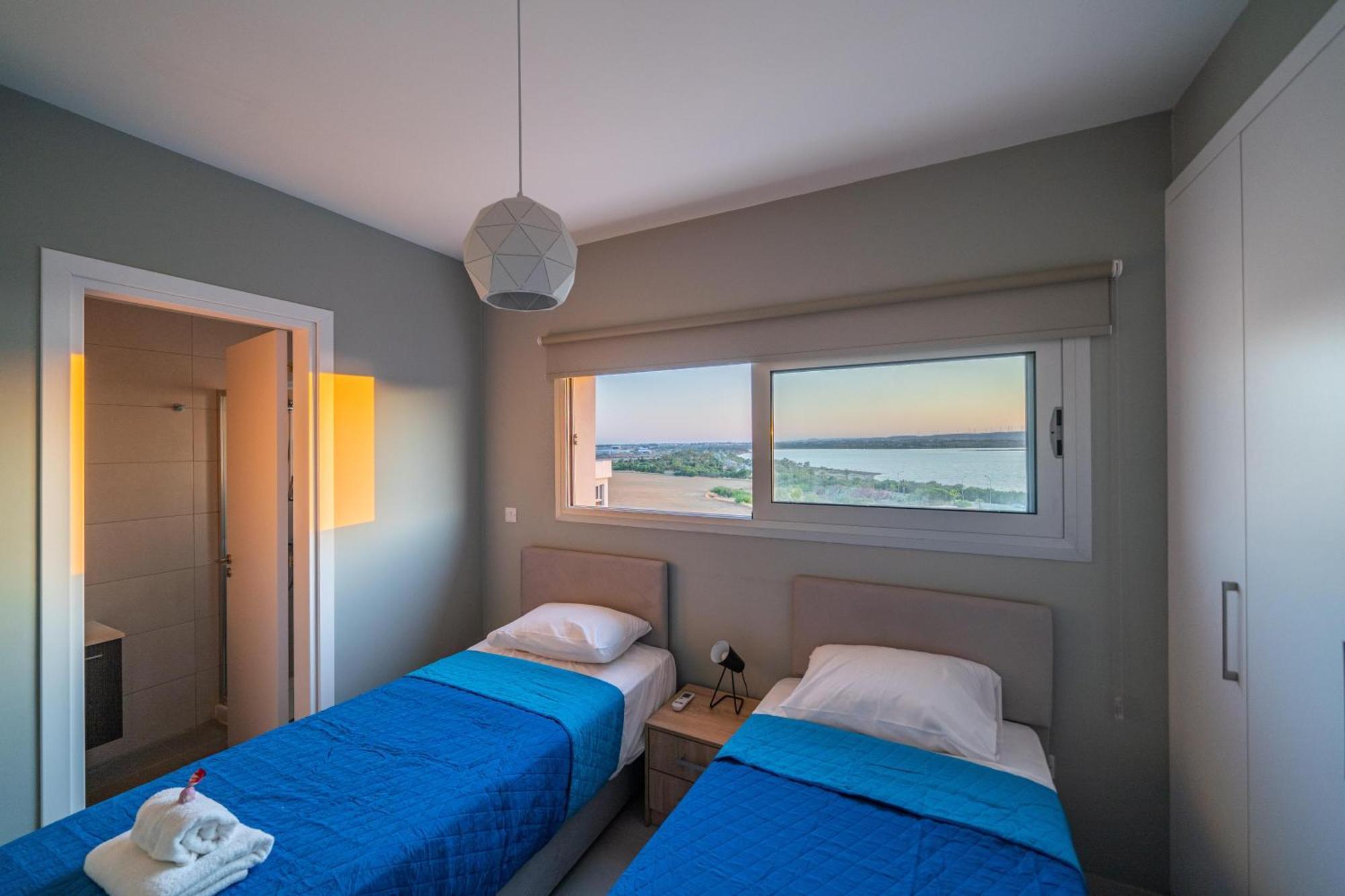 Majestic Sunset Salt Lake Views 300M From Beach Lárnaca Exterior foto