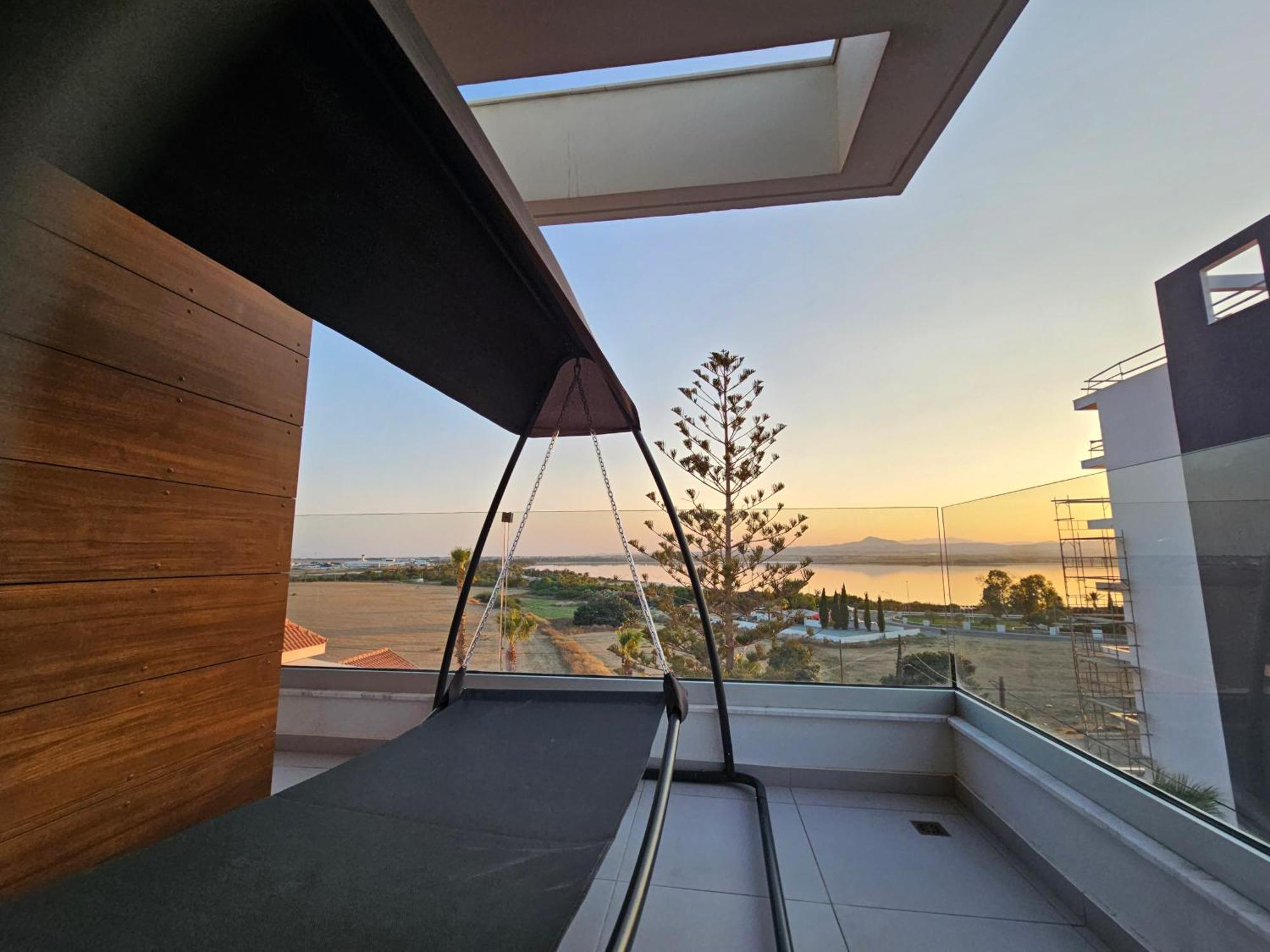 Majestic Sunset Salt Lake Views 300M From Beach Lárnaca Exterior foto